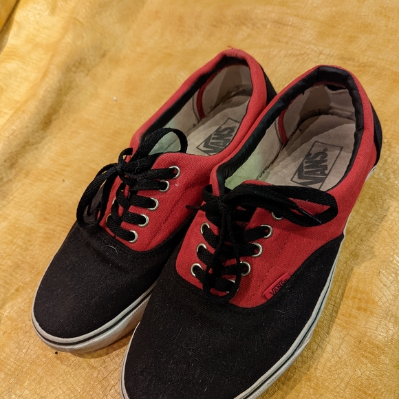 Vans skate shoes two tone red and black - men size 10 - Picture 6 of 7